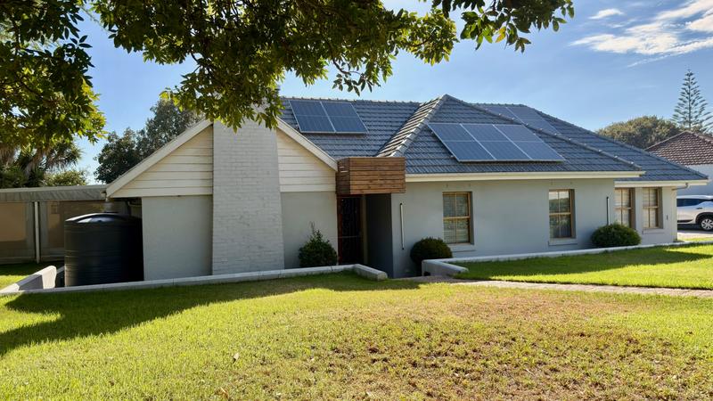 5 Bedroom Property for Sale in Kenridge Western Cape